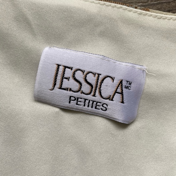 Vintage Jessica patterned cream colour Ruffled midi dress with v neck cap sleeve - Picture 8 of 11